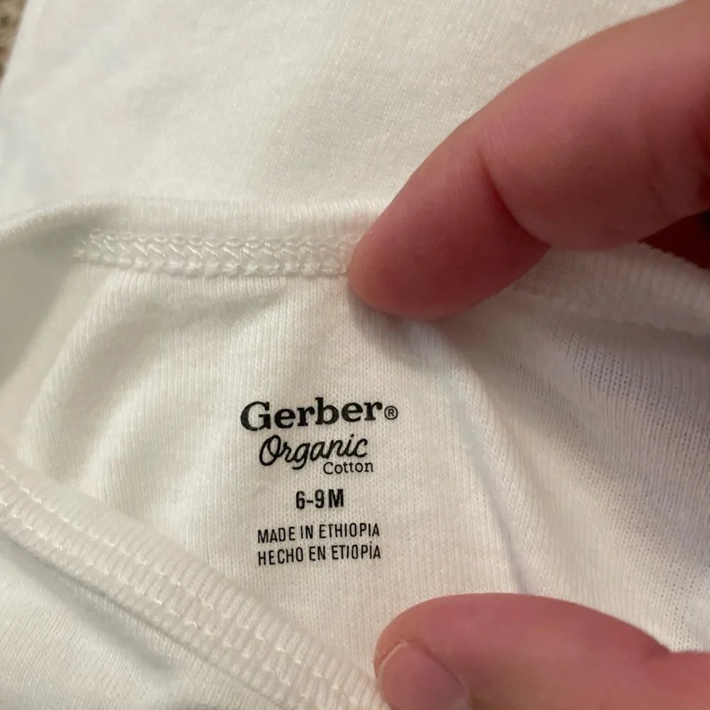 Gerber White Bodysuit with El Chavo “ Mini Toxico” Cartoon Design size 6/9M